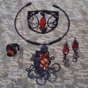 Bague, bracelet ,boucle d'oreilles et colier